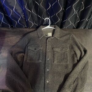 Vuori Men's Napa Sherpa  Jacket Oregano Medium